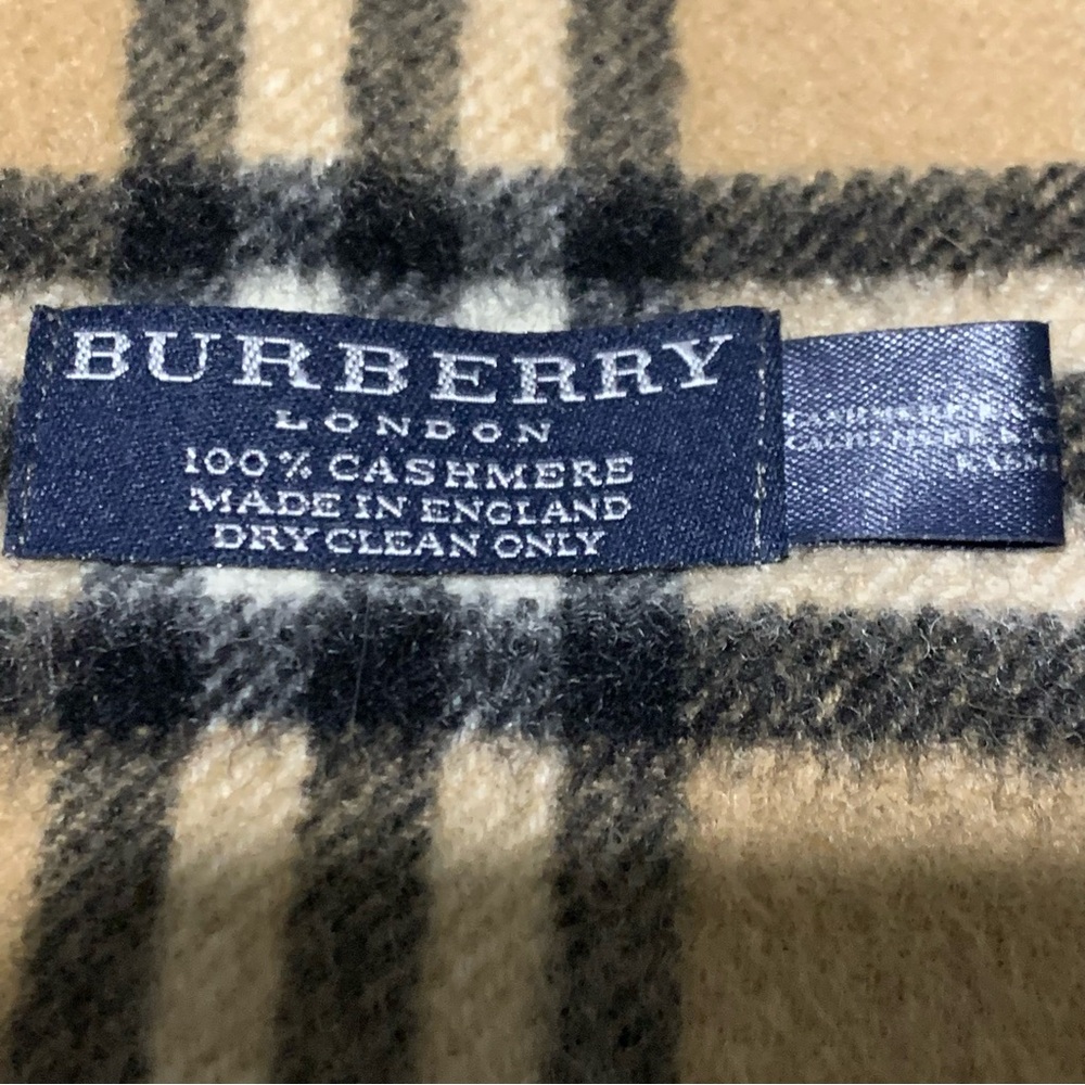 Burberry Cashmere Scarf - Picture 4 of 7